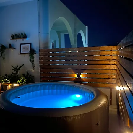 Marvinas Seaside Apartments, Gaia & Hydor Jacuzzi Apartamento Kremastí
